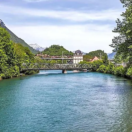 Lodge Du *